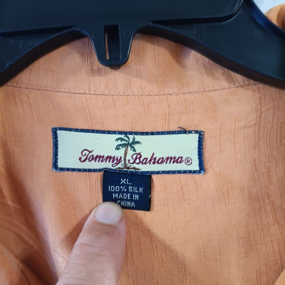 Tommy Bahama Men's Hawaiian Shirt Size XL 100% Silk Swordfish Motif AOP - Picture 3 of 5